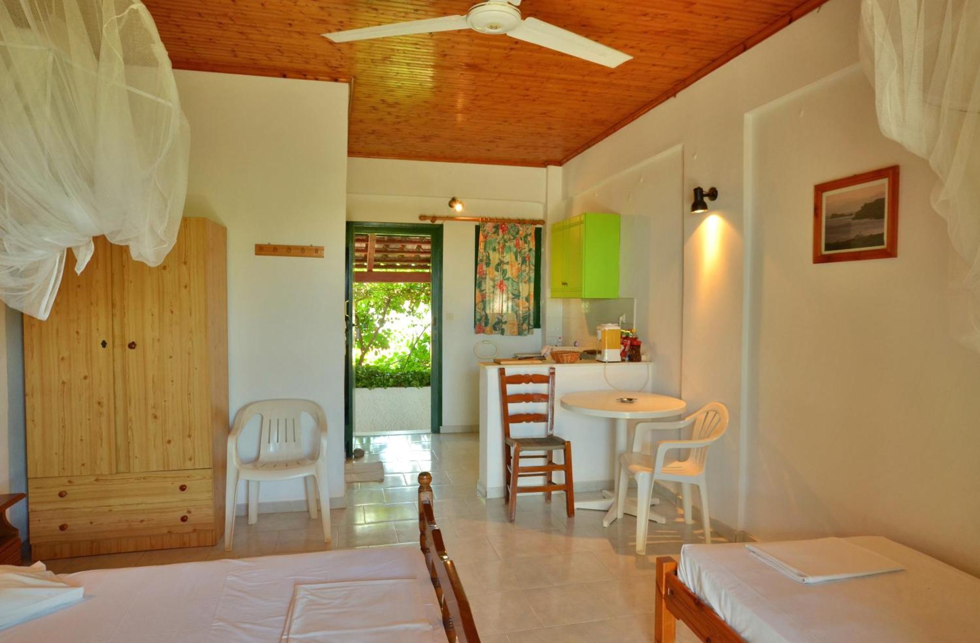 Lemonia Accommodations Agios Sostis  Zewnętrze zdjęcie